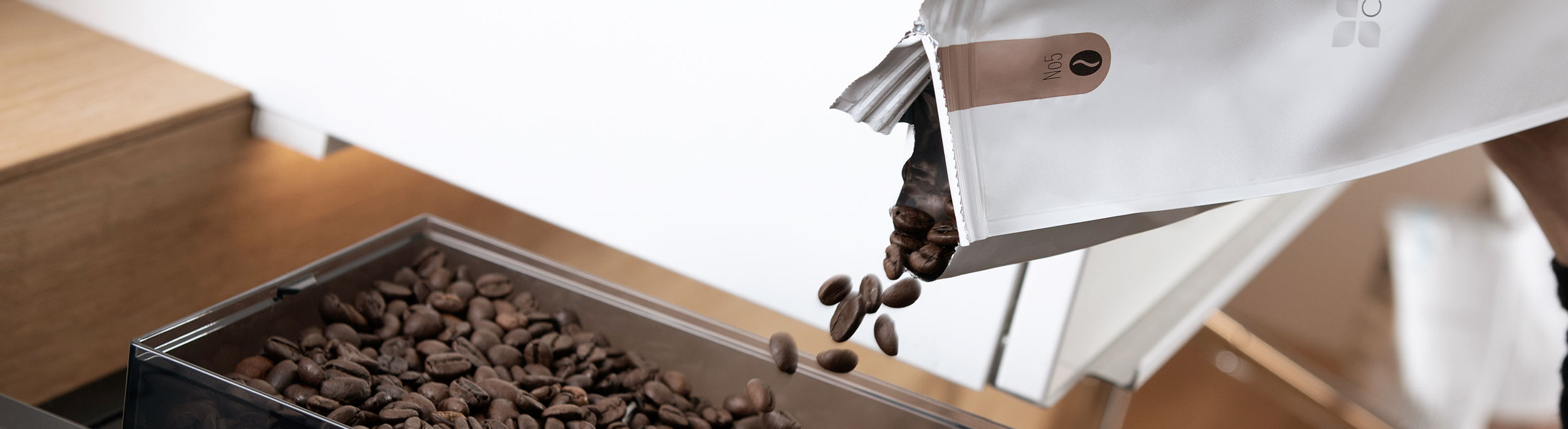 Kaffeebehälter füllen