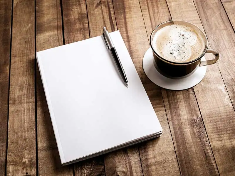 Notizen mit Kaffee
